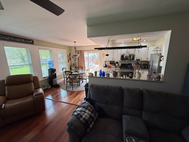 665 N 700 W, Hobart, IN 46342