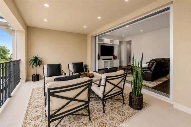 5577 Heritage Oak, Trabuco Canyon, CA 92679