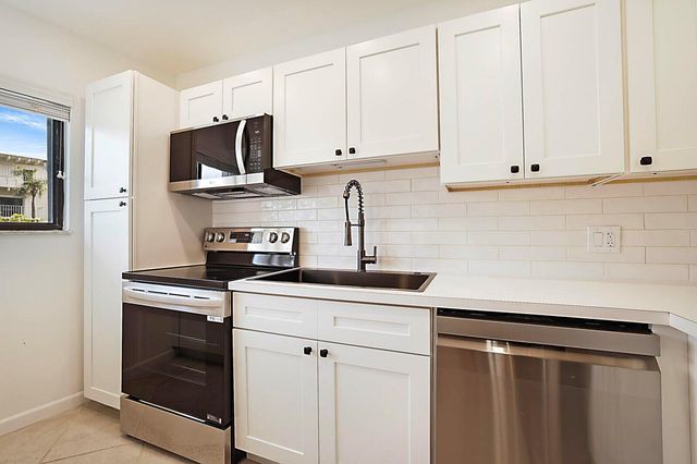 3605 S Ocean Boulevard 124, South Palm Beach, FL 33480