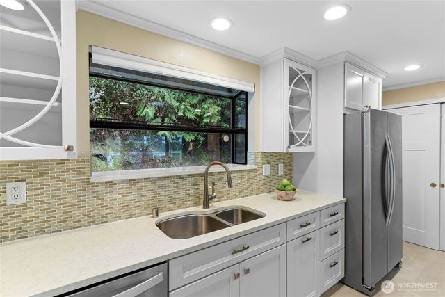 9011 Roanoke Road NE, Bremerton, WA 98311