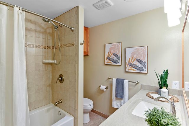 9011 Roanoke Road NE, Bremerton, WA 98311