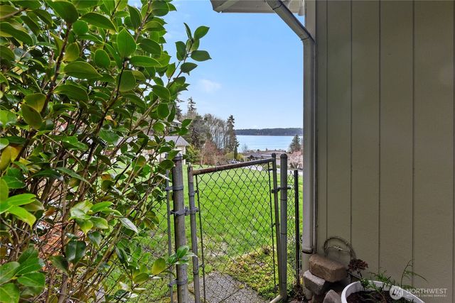 9011 Roanoke Road NE, Bremerton, WA 98311