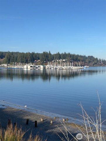 9011 Roanoke Road NE, Bremerton, WA 98311