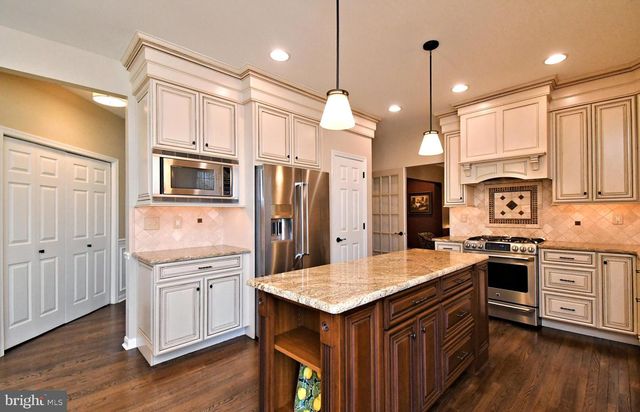 615 GLEN MEADOW RD, Richboro, PA 18954