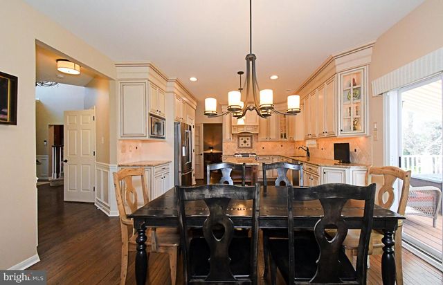 615 GLEN MEADOW RD, Richboro, PA 18954