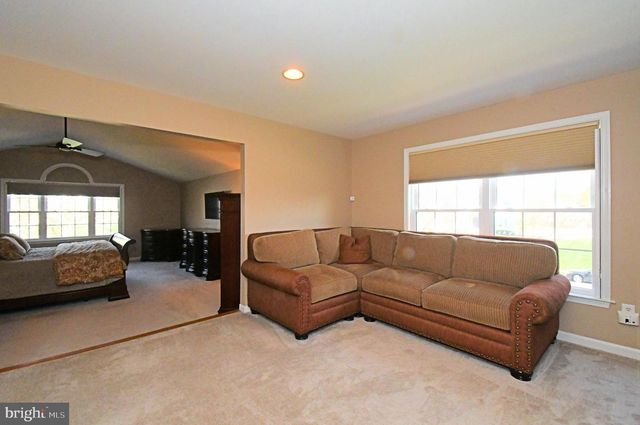615 GLEN MEADOW RD, Richboro, PA 18954