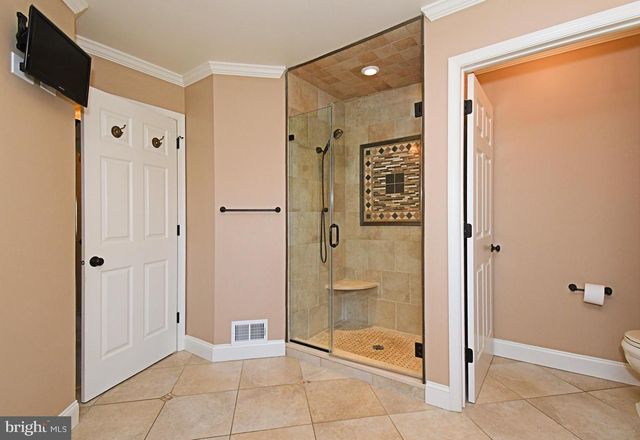 615 GLEN MEADOW RD, Richboro, PA 18954