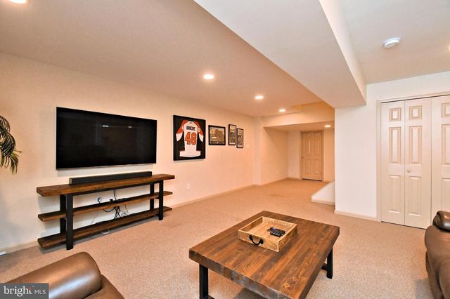 615 GLEN MEADOW RD, Richboro, PA 18954