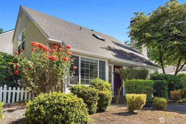 10262 NE 129th Lane, Kirkland, WA 98034
