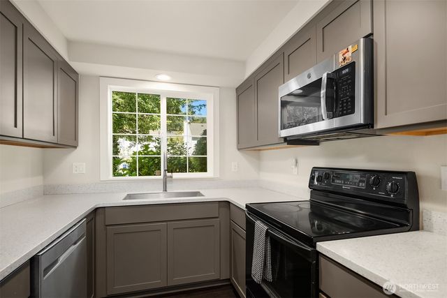 10262 NE 129th Lane, Kirkland, WA 98034