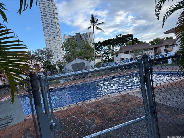 98-376 Kaonohi Street 12404, Aiea, HI 96701