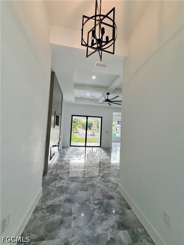 490 Christopher CT, Labelle, FL 33935
