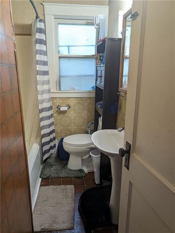 610 S 4th Street, Atchison, KS 66002