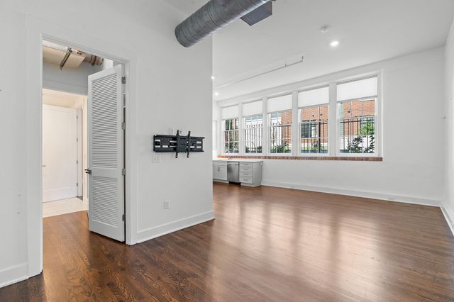 601 Madison St Apt 102, Nashville, TN 37208