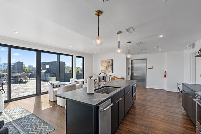 601 Madison St Apt 102, Nashville, TN 37208