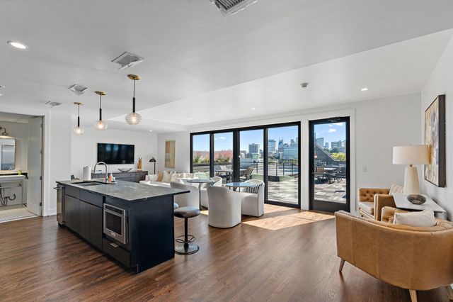 601 Madison St Apt 102, Nashville, TN 37208