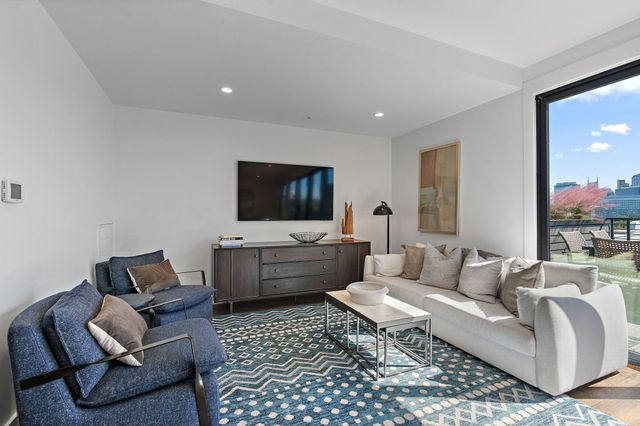 601 Madison St Apt 102, Nashville, TN 37208