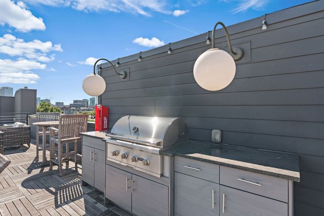 601 Madison St Apt 102, Nashville, TN 37208