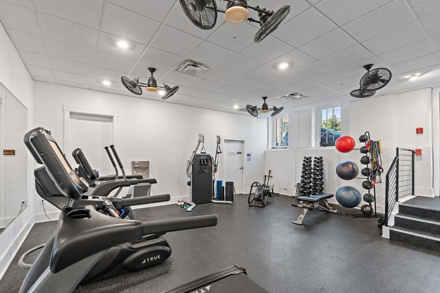 601 Madison St Apt 102, Nashville, TN 37208