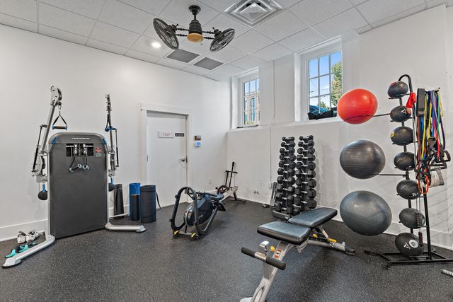 601 Madison St Apt 102, Nashville, TN 37208