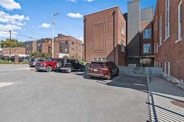 601 Madison St Apt 102, Nashville, TN 37208