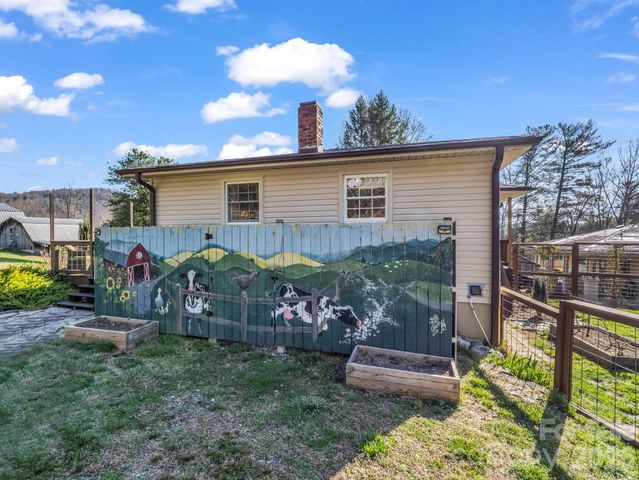 45 Capricorn Lane, Zirconia, NC 28790