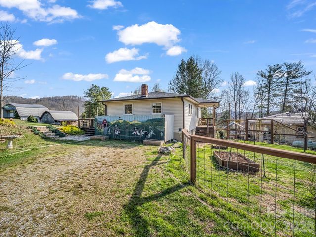 45 Capricorn Lane, Zirconia, NC 28790