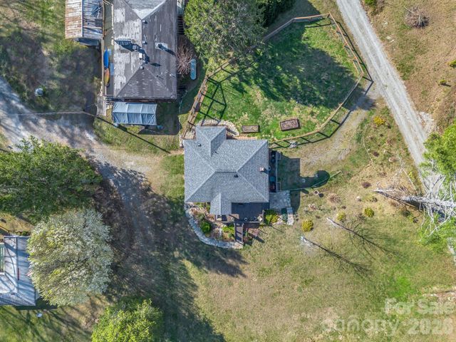 45 Capricorn Lane, Zirconia, NC 28790