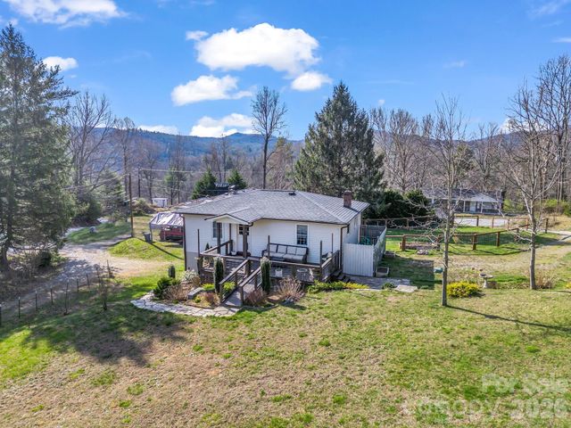 45 Capricorn Lane, Zirconia, NC 28790