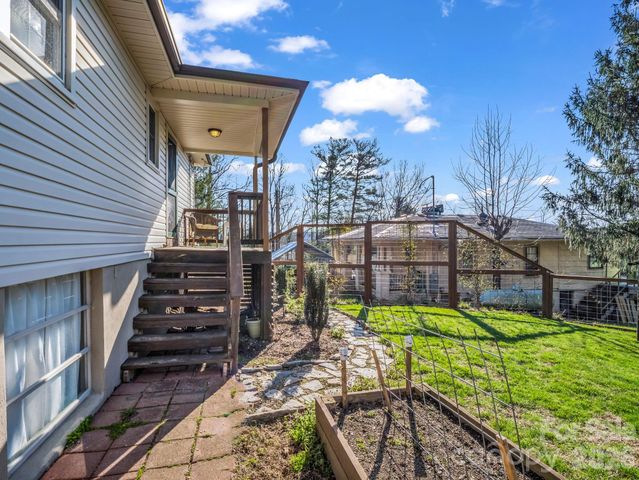 45 Capricorn Lane, Zirconia, NC 28790