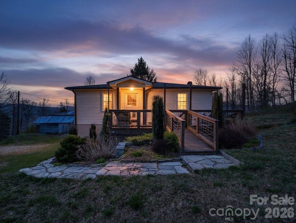 45 Capricorn Lane, Zirconia, NC 28790