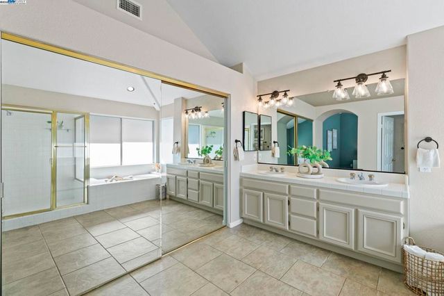 635 Zermatt St, Livermore, CA 94551