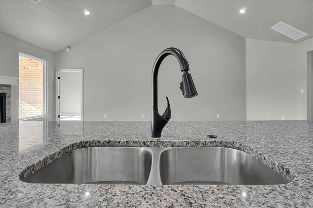 3919 NE Shenandoah Dr, Lawton, OK 73507