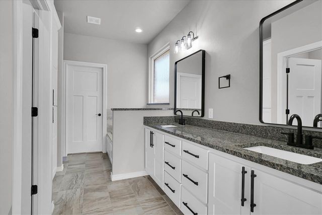 3919 NE Shenandoah Dr, Lawton, OK 73507