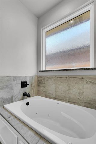 3919 NE Shenandoah Dr, Lawton, OK 73507