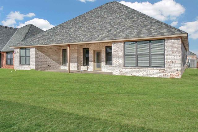 3919 NE Shenandoah Dr, Lawton, OK 73507