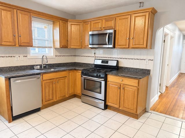 23 Oakland St. 23, Watertown, MA 02472