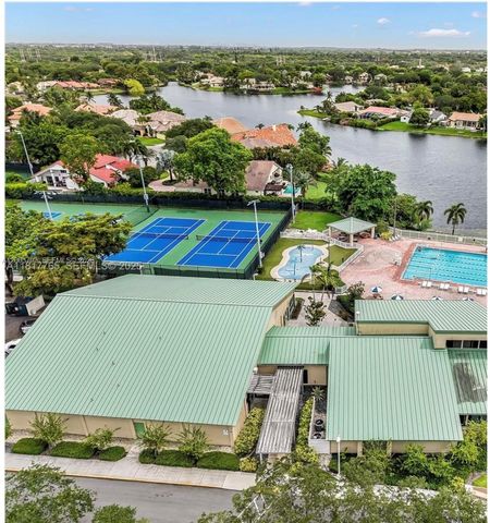 4089 Forest Hill Dr, Cooper City, FL 33026