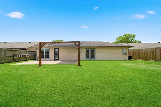 2819 Heritage Colony Drive, Webster, TX 77598