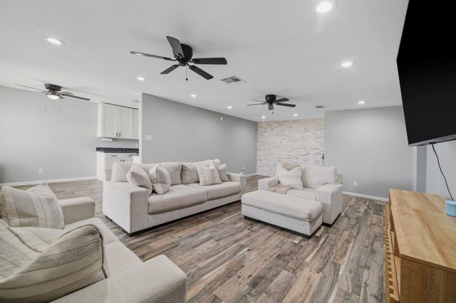 2819 Heritage Colony Drive, Webster, TX 77598
