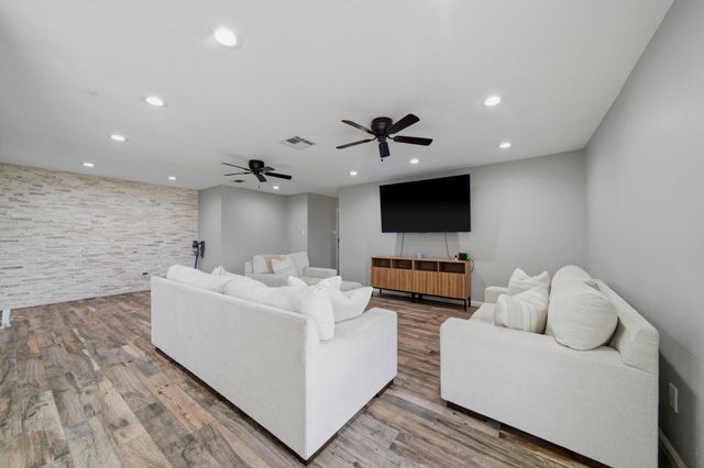 2819 Heritage Colony Drive, Webster, TX 77598