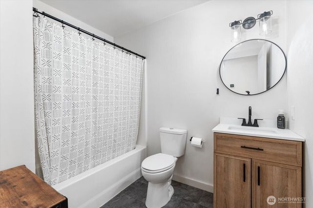 3949 NE Vista Del Rey Drive, East Wenatchee, WA 98802