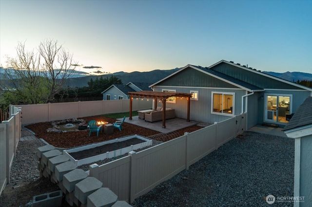 3949 NE Vista Del Rey Drive, East Wenatchee, WA 98802