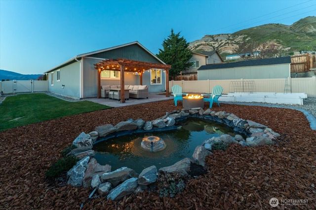 3949 NE Vista Del Rey Drive, East Wenatchee, WA 98802