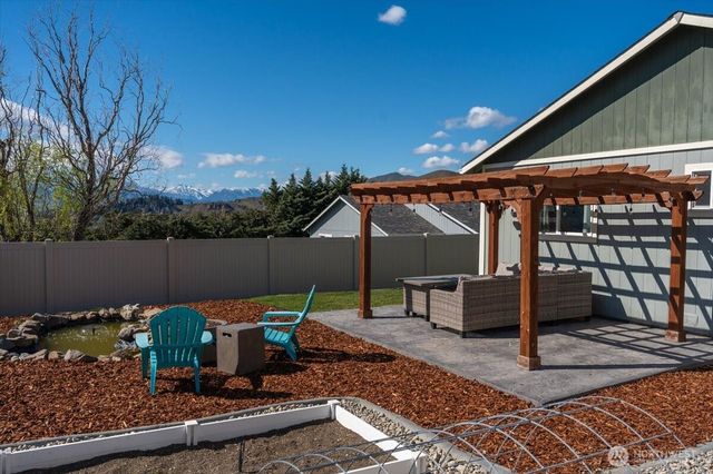 3949 NE Vista Del Rey Drive, East Wenatchee, WA 98802