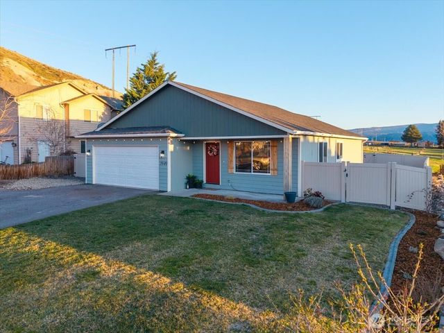 3949 NE Vista Del Rey Drive, East Wenatchee, WA 98802