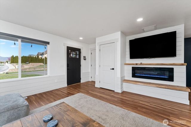 3949 NE Vista Del Rey Drive, East Wenatchee, WA 98802