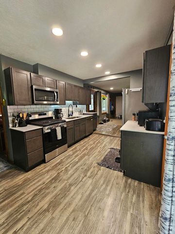 1695 Simonelli Road, Muskegon, MI 49445