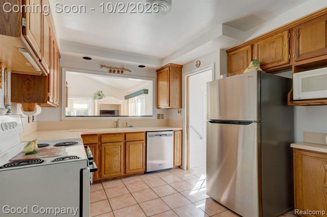 31728 Sheridan Drive, Beverly Hills, MI 48025