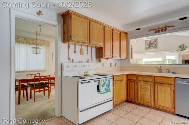 31728 Sheridan Drive, Beverly Hills, MI 48025